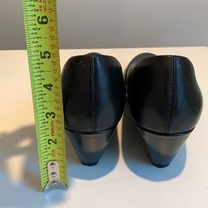 Clark’s Artisan Black Slip On Wedge Pumps 8.5